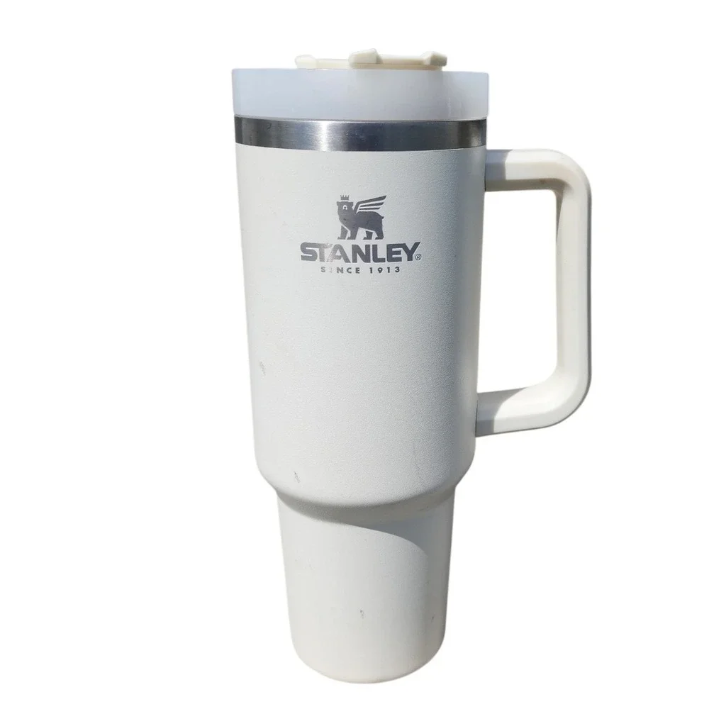 Stanley Adventure Quencher H2.0 FlowState Tumbler 40oz White Insulated Cup - Picture 1 of 4